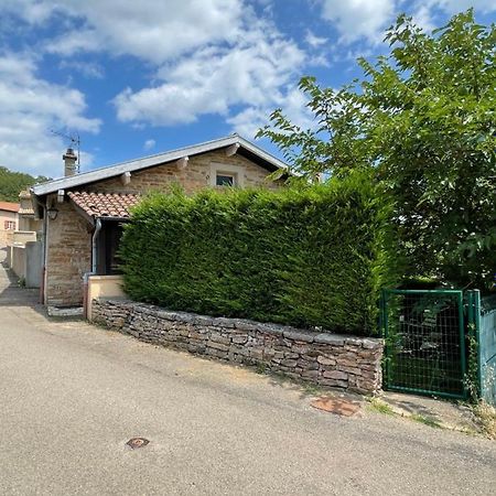 Maison Au Pied De La Roche Solutré-Pouilly Exterior foto