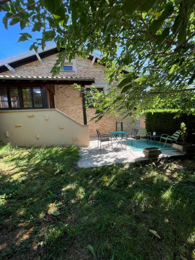 Maison Au Pied De La Roche Solutré-Pouilly Exterior foto